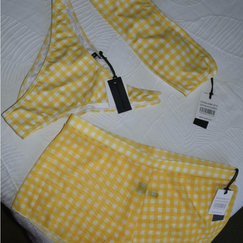 NWT KENDALL AND KYLIE BIKINI SET - Picture 3 of 7